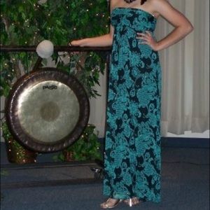 Size 7 formal dress, worn once!